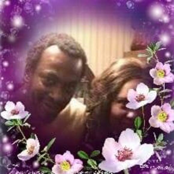 Poshmark profile picture for @survivors